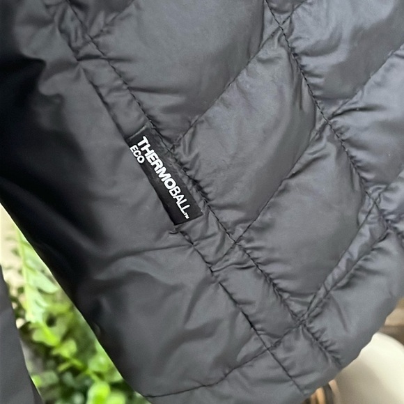Brand New The North Face Thermoball Eco Down Insulated Black Zippered Jacket - Picture 10 of 15